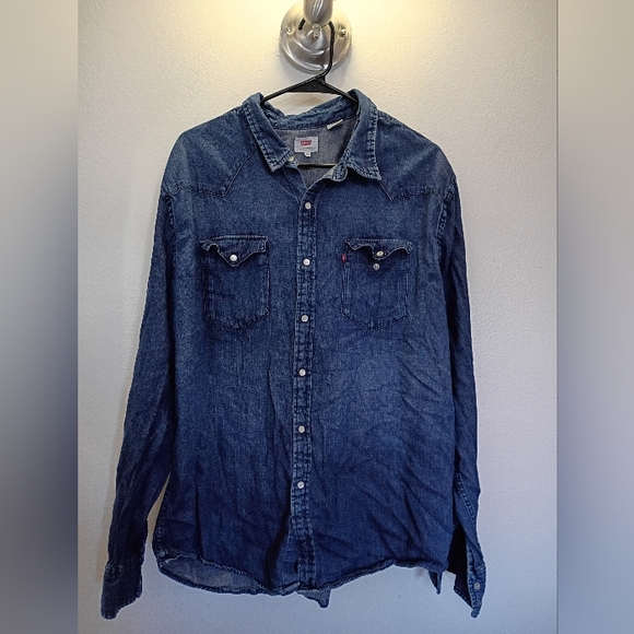 Levi's Button Down Shirt - Picture 1 of 4